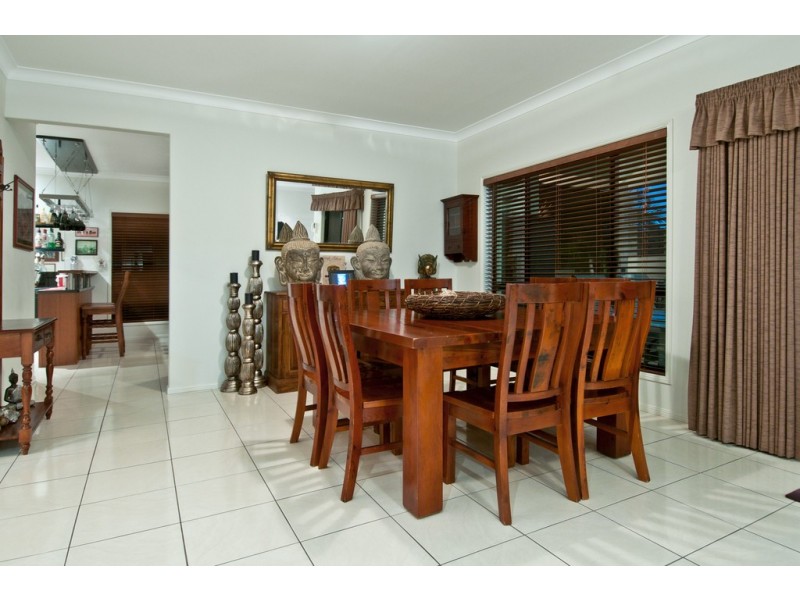4 River Breeze Crt, Windaroo QLD 4207