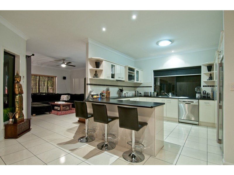 4 River Breeze Crt, Windaroo QLD 4207