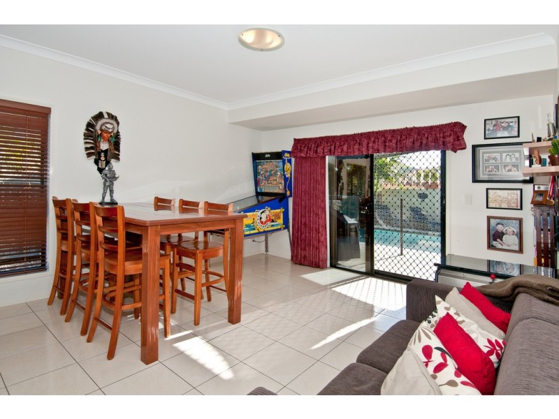 4 River Breeze Crt, Windaroo QLD 4207