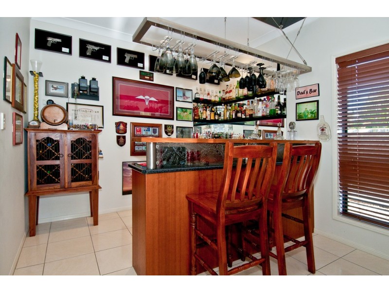 4 River Breeze Crt, Windaroo QLD 4207