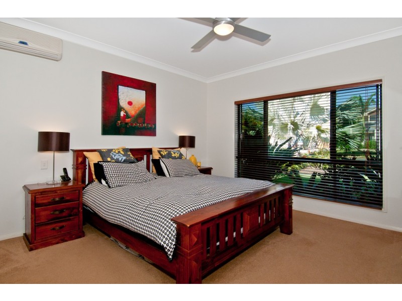 4 River Breeze Crt, Windaroo QLD 4207