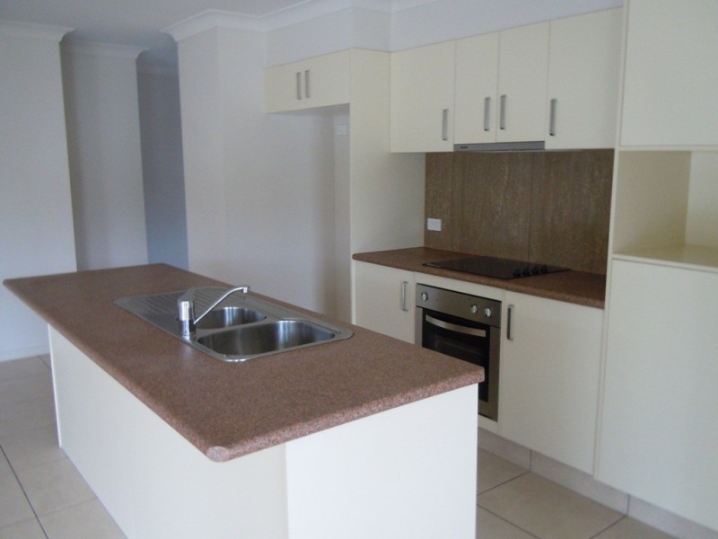 1/2 Wyndham Cct, Holmview QLD 4207