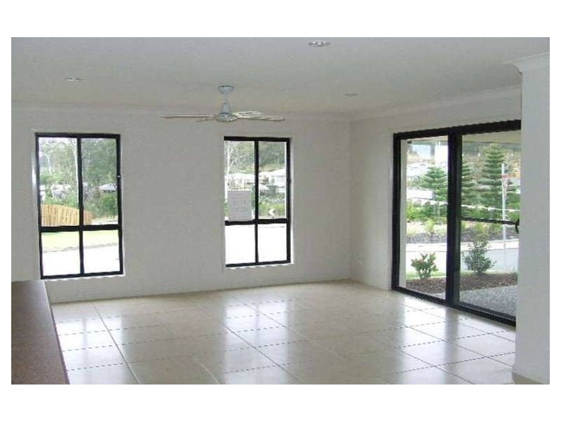 1/2 Wyndham Cct, Holmview QLD 4207