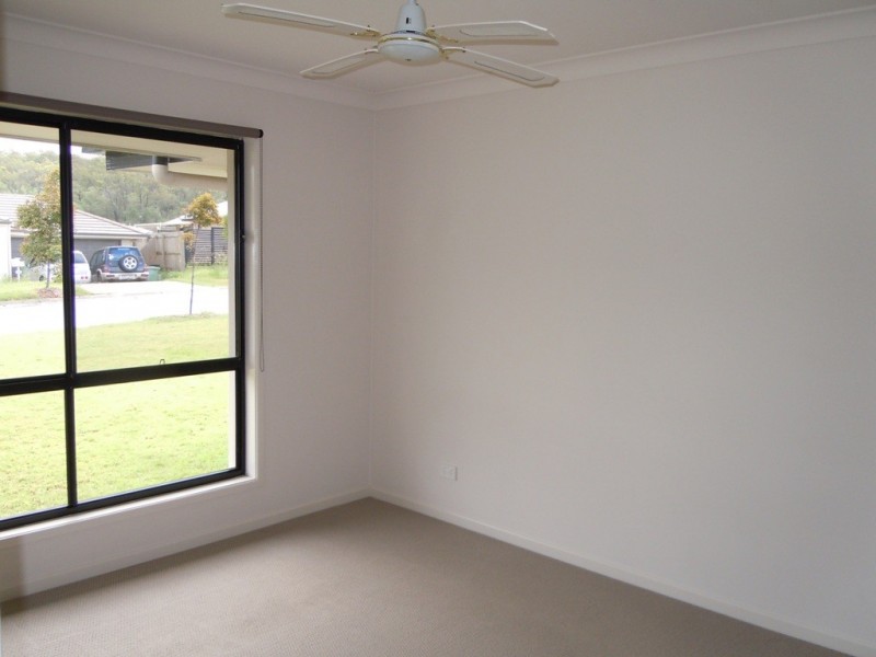 1/2 Wyndham Cct, Holmview QLD 4207