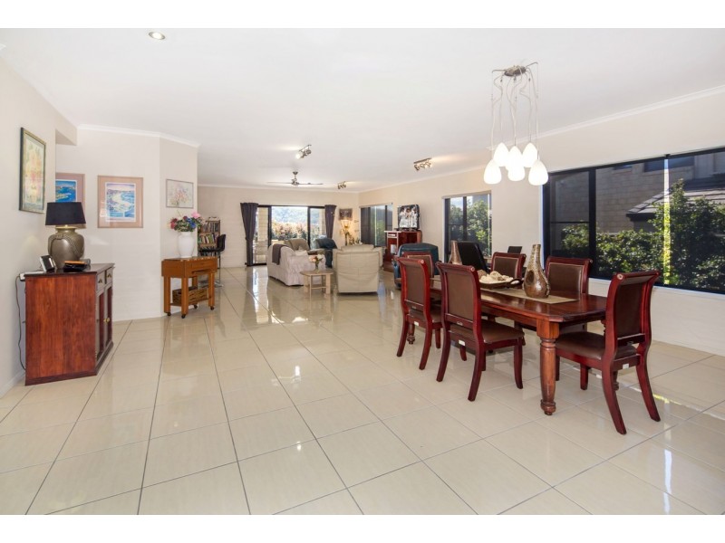 43 Long Island Dr, Windaroo QLD 4207