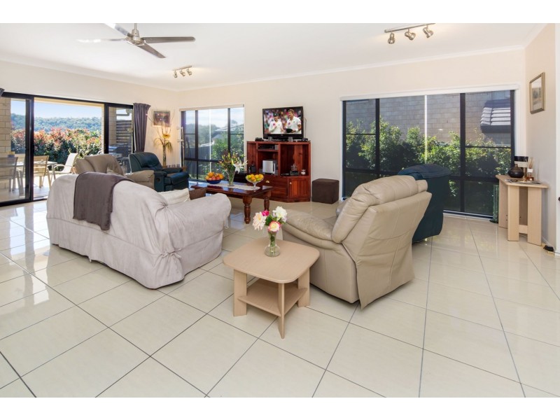 43 Long Island Dr, Windaroo QLD 4207