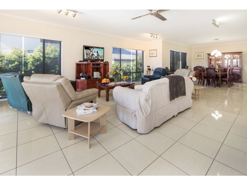 43 Long Island Dr, Windaroo QLD 4207