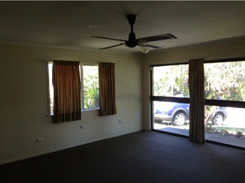 11 TWEEDLAND, Beenleigh QLD 4207