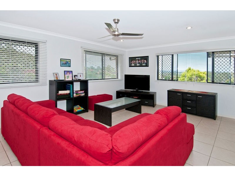 40 Ben Lexcen Court, Mount Warren Park QLD 4207