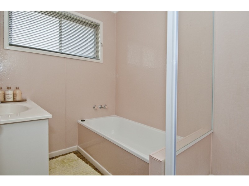 46 Glendevon Cr, Mount Warren Park QLD 4207