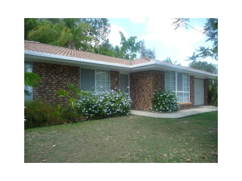 9 Melton Court, Edens Landing QLD 4207