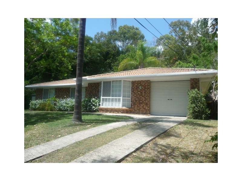 9 Melton Court, Edens Landing QLD 4207