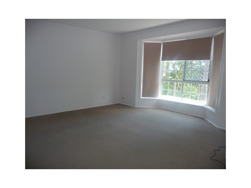 9 Melton Court, Edens Landing QLD 4207