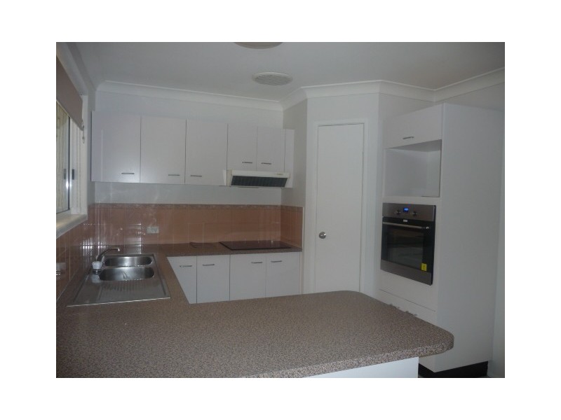 9 Melton Court, Edens Landing QLD 4207