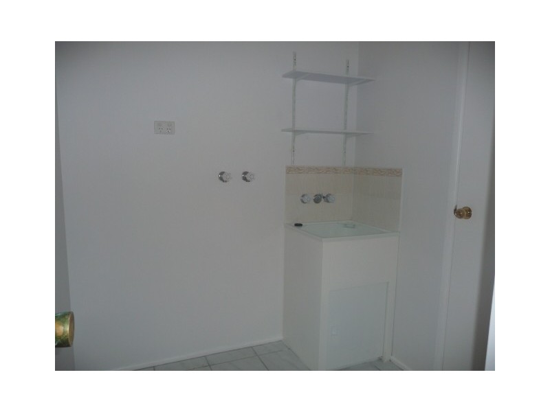 9 Melton Court, Edens Landing QLD 4207