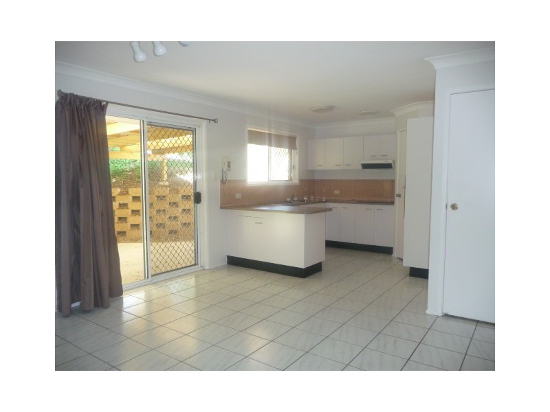 9 Melton Court, Edens Landing QLD 4207