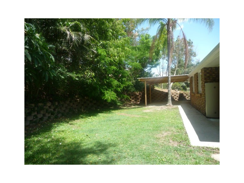 9 Melton Court, Edens Landing QLD 4207