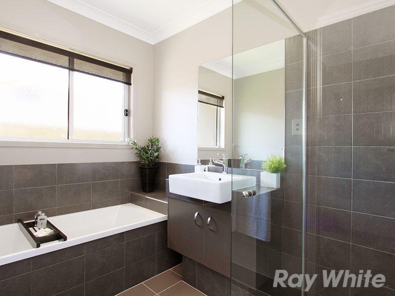 25 Hollow Crescent, Narangba QLD 4504