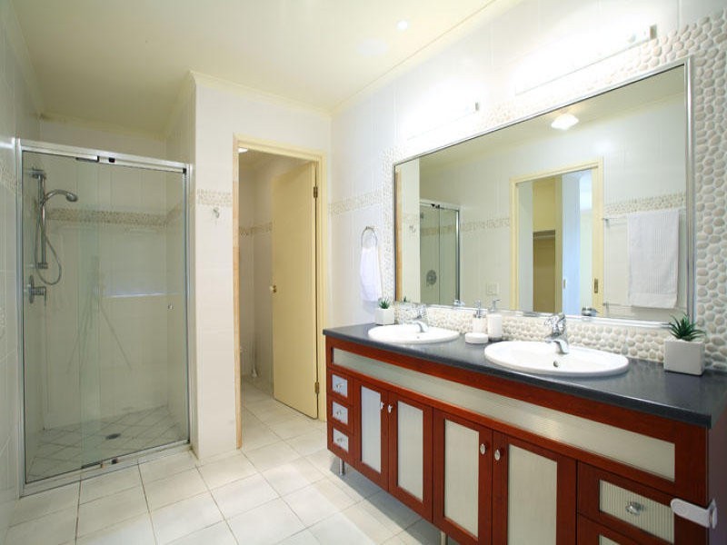 6 Sellers Place, Mcdowall QLD 4053