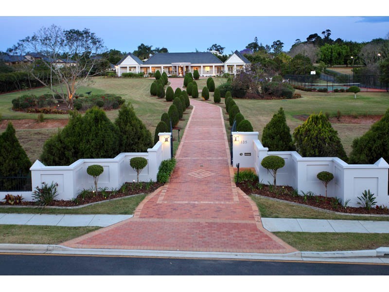 135 Bridgeman Road, Bridgeman Downs QLD 4035