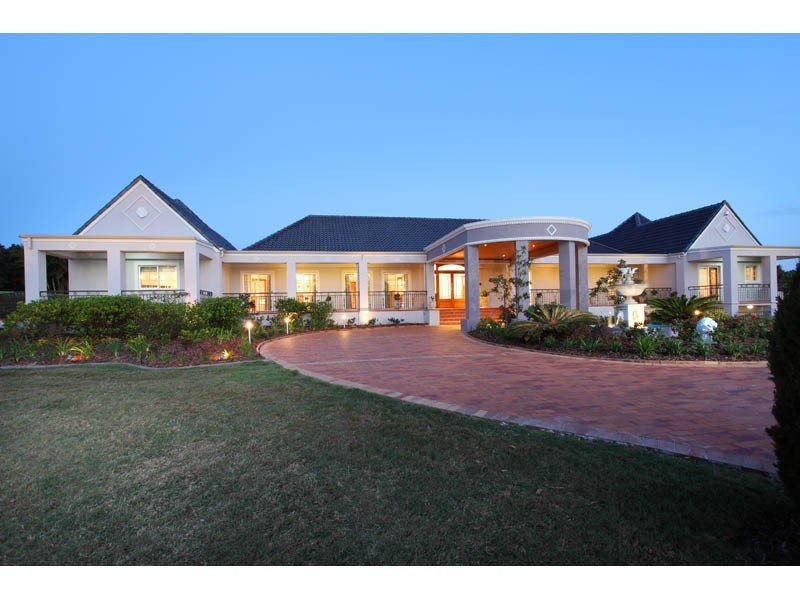 135 Bridgeman Road, Bridgeman Downs QLD 4035
