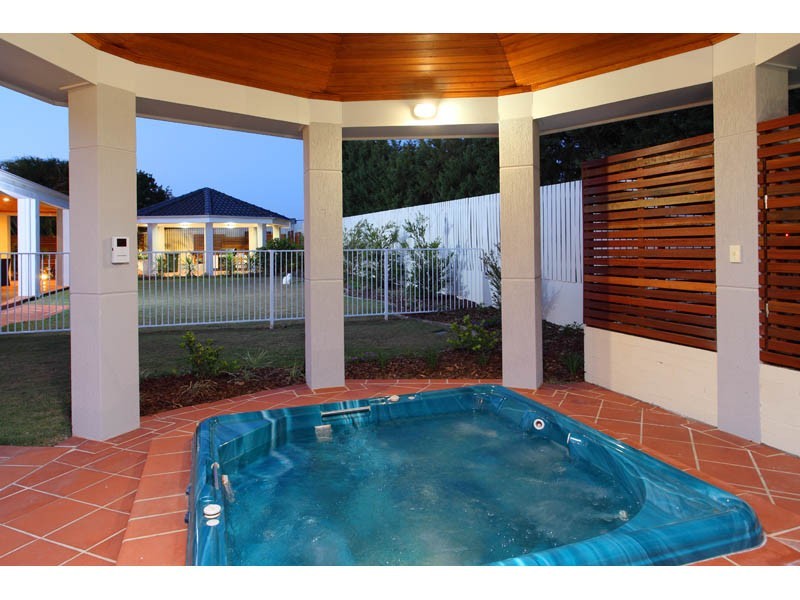 135 Bridgeman Road, Bridgeman Downs QLD 4035