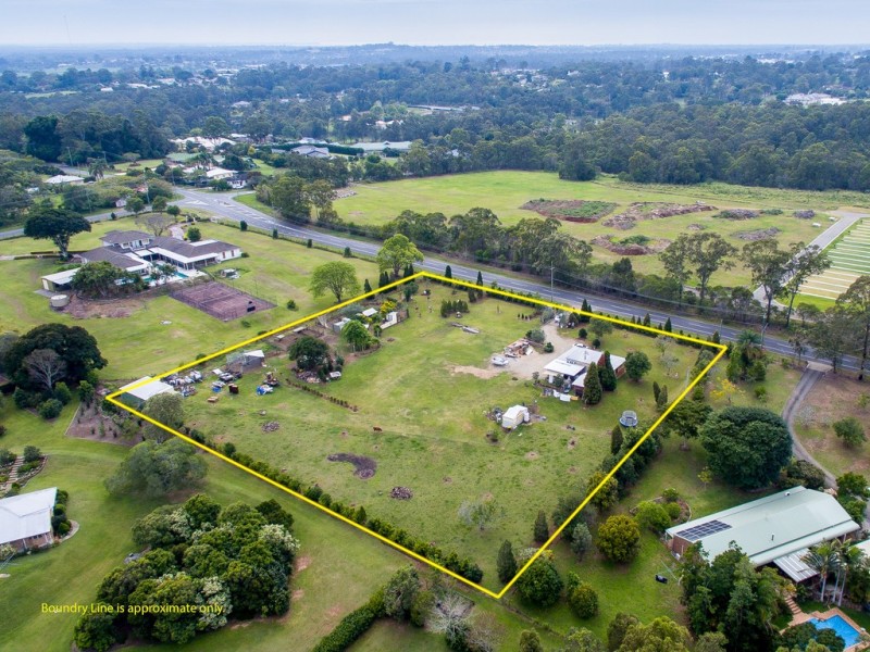 118 Bronson Street, Bridgeman Downs QLD 4035