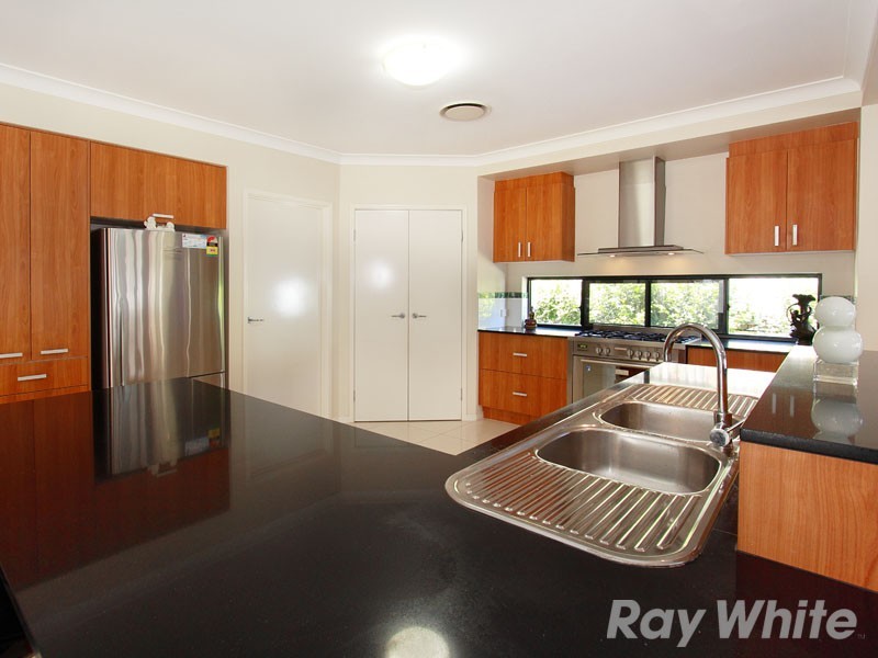 23 Apulia Place, Bridgeman Downs QLD 4035