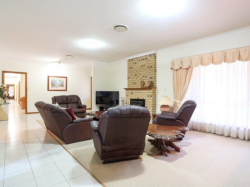 26 Hidden Valley Drive, Eatons Hill QLD 4037