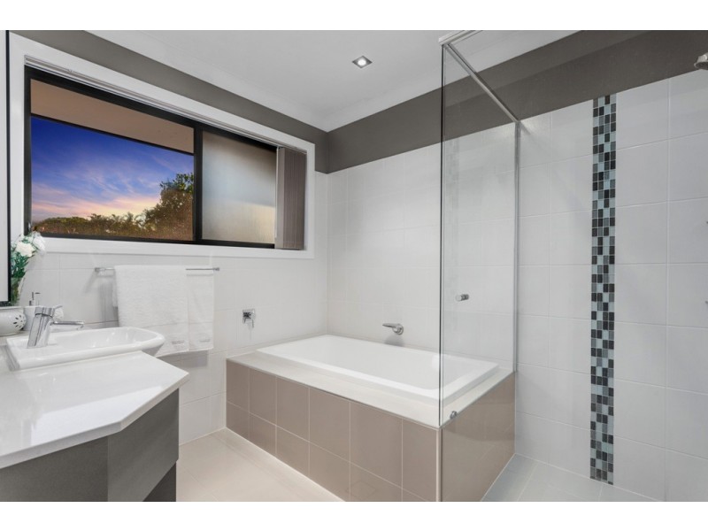 3 Flametree Street, Bridgeman Downs QLD 4035