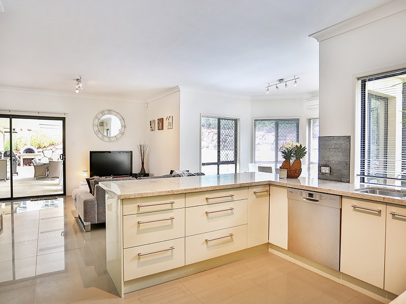 23 Aquarius Place, Bridgeman Downs QLD 4035