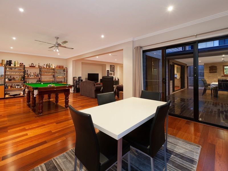 3 Leo Place, Bridgeman Downs QLD 4035