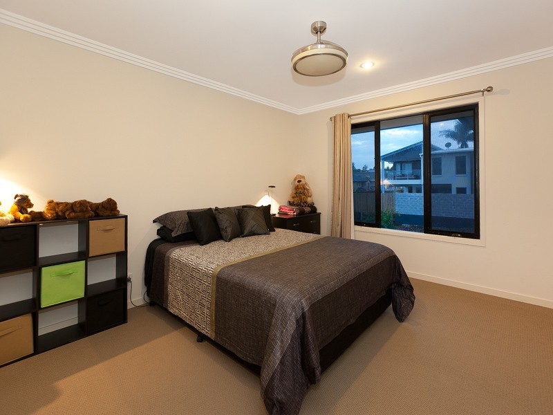3 Leo Place, Bridgeman Downs QLD 4035