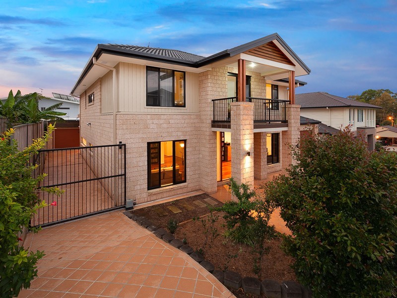 3 Leo Place, Bridgeman Downs QLD 4035