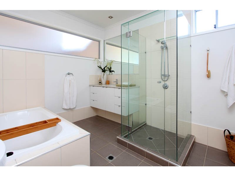 24 Priestley Road, Bridgeman Downs QLD 4035