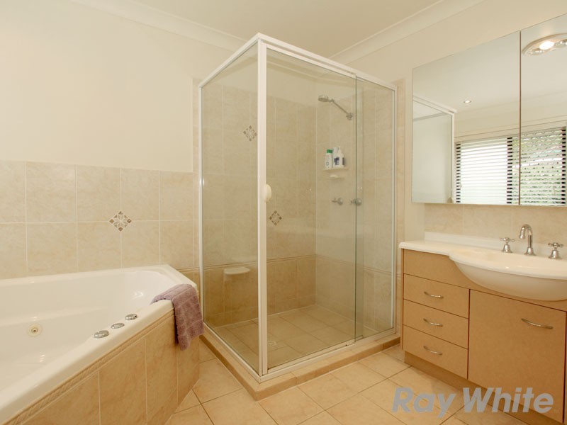 6 Meilland Court, Eatons Hill QLD 4037