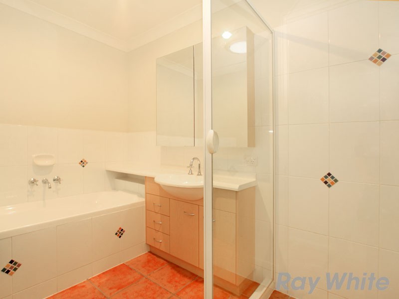 6 Meilland Court, Eatons Hill QLD 4037