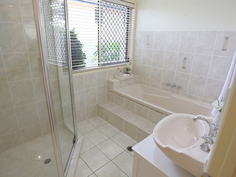 24 Dicaprio Circuit, Bridgeman Downs QLD 4035