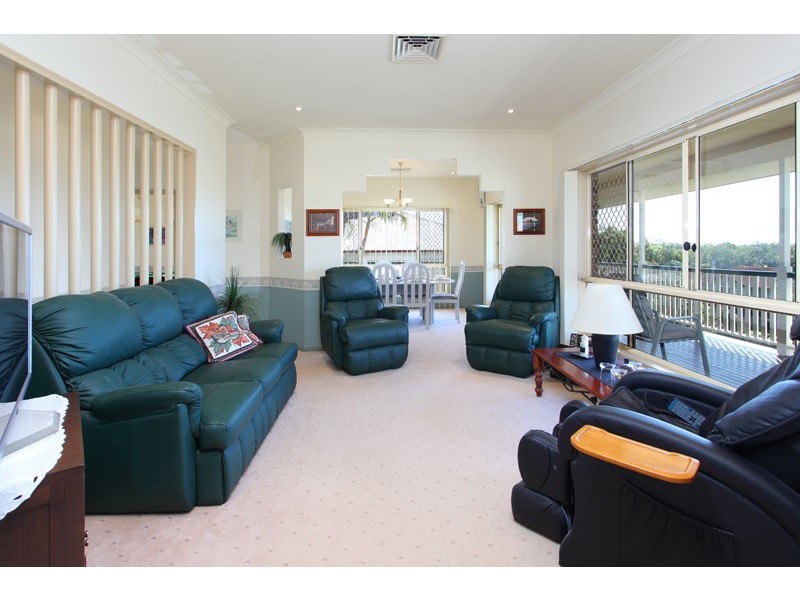 56 Oxford Crescent, Bridgeman Downs QLD 4035