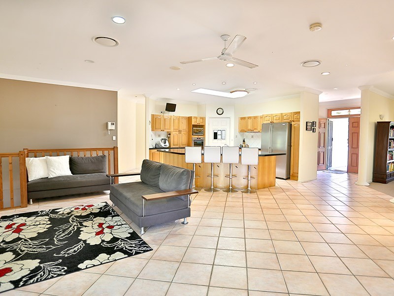 12 Fiddlewood Place, Bridgeman Downs QLD 4035