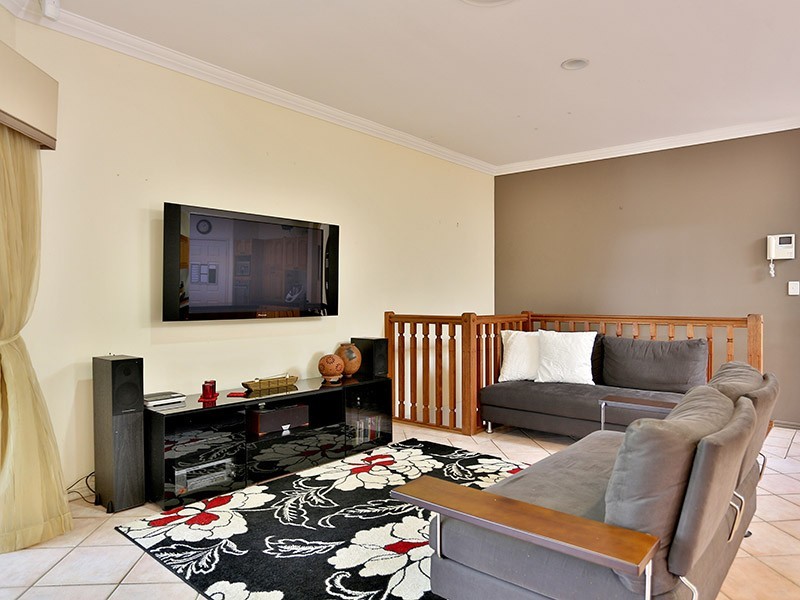 12 Fiddlewood Place, Bridgeman Downs QLD 4035