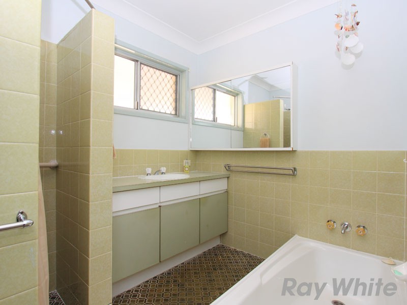 18 Devoran Street, Albany Creek QLD 4035