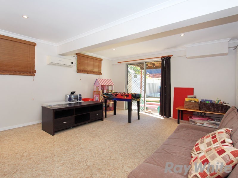 18 Devoran Street, Albany Creek QLD 4035