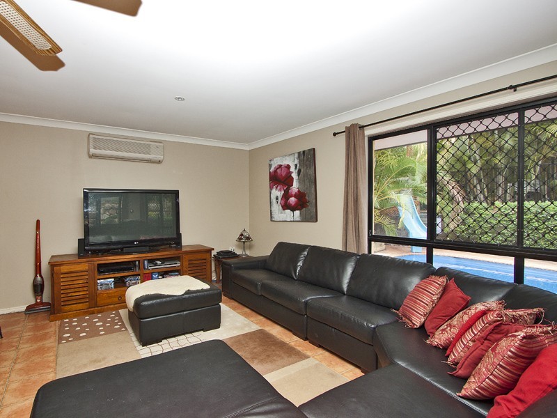 42 Lancewood Drive, Albany Creek QLD 4035