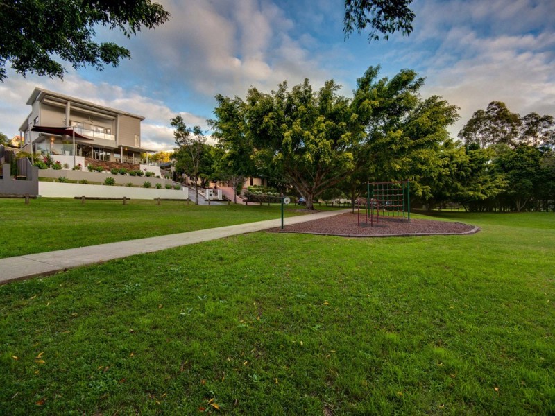 90 Stringybark Drive, Chermside West QLD 4032