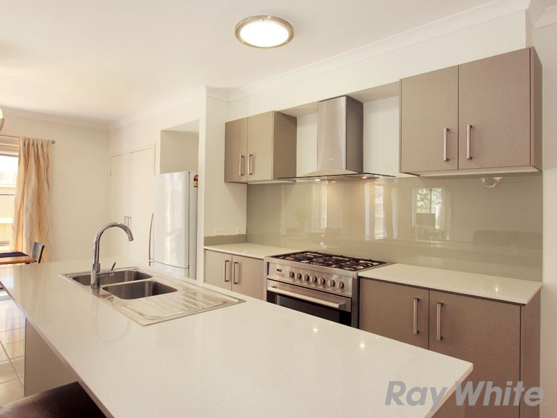 11 Booyong Place, Bridgeman Downs QLD 4035