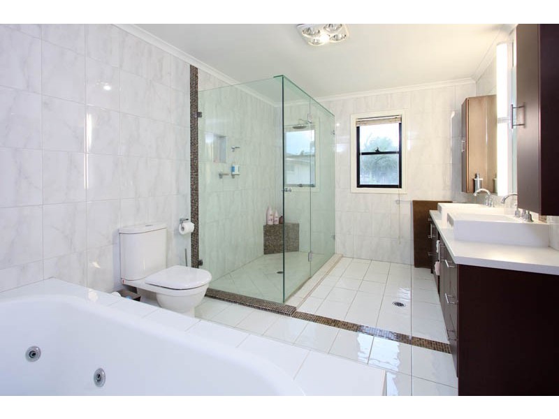 23 Palmetto Place, Bridgeman Downs QLD 4035