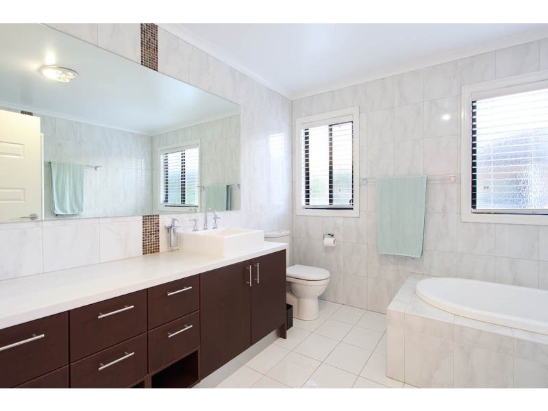 23 Palmetto Place, Bridgeman Downs QLD 4035