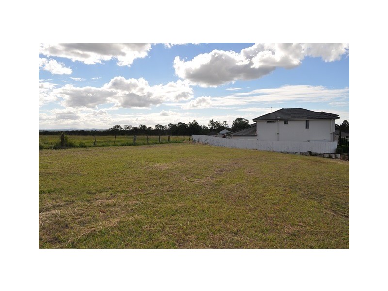 19 Leo Place, Bridgeman Downs QLD 4035