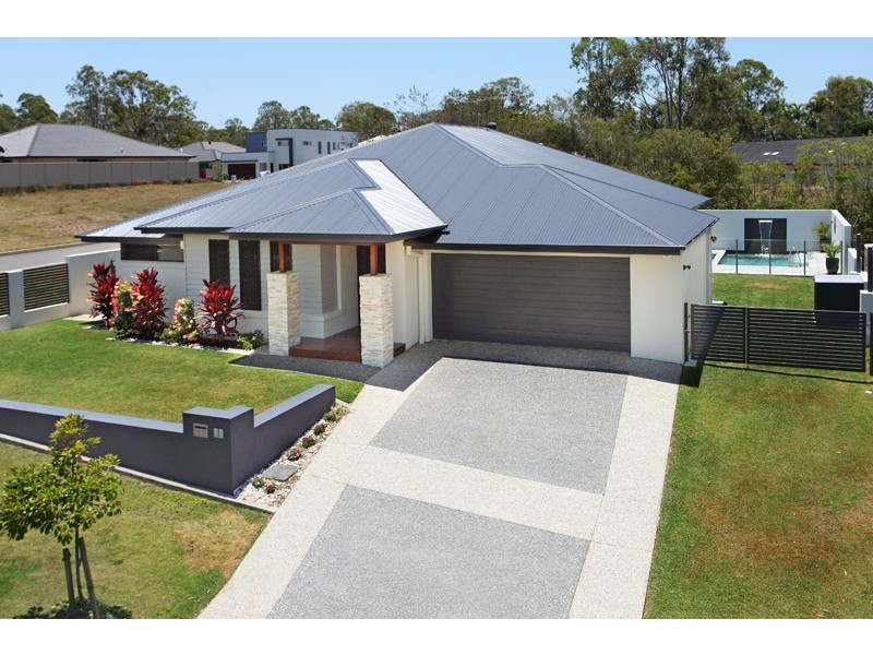 15 Seeana Crescent, Bridgeman Downs QLD 4035